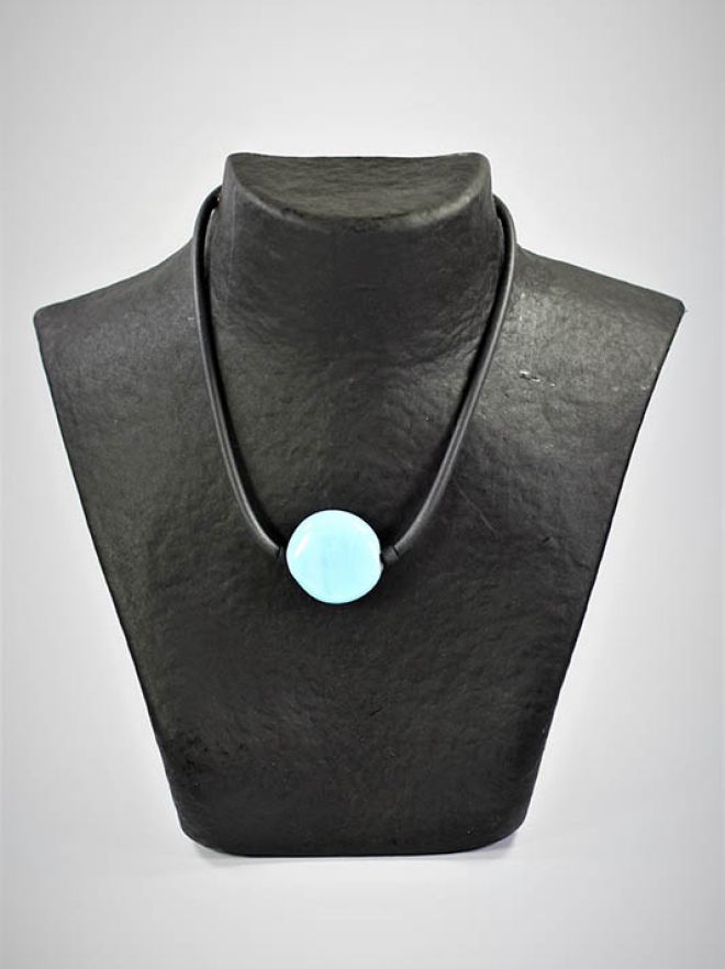 ostdesign_produkte_accessoires_kette-kurz_hochkant_hellblau