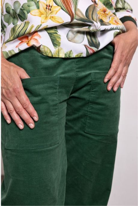 Cordhose-gr-n
