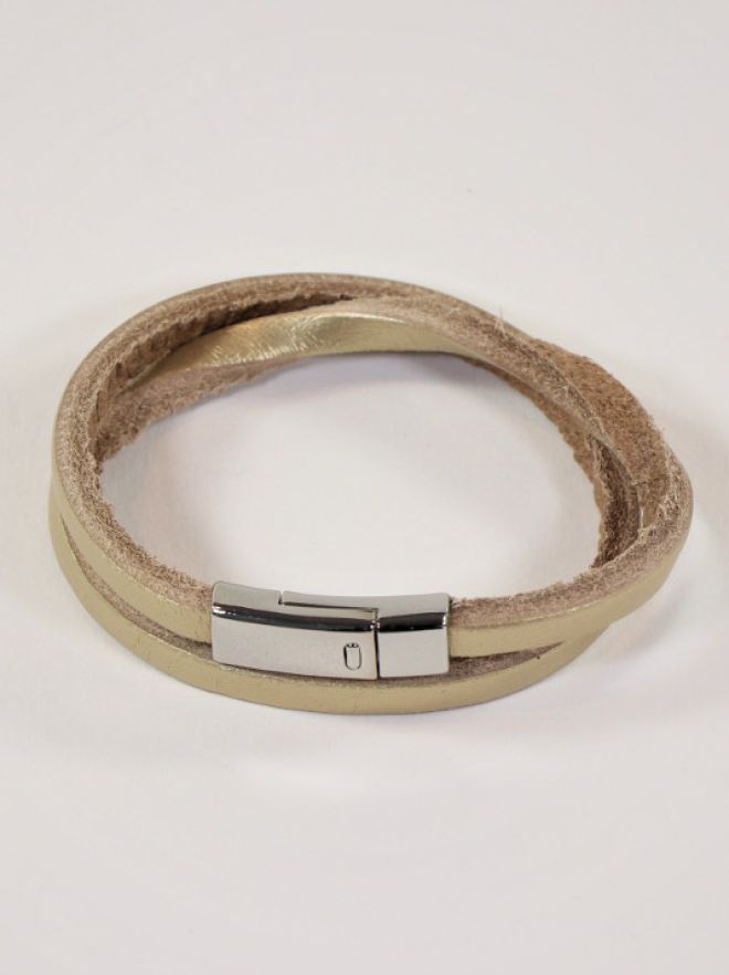 ostedesign_produkte_accessoires_lederarmband_hochkant_gold