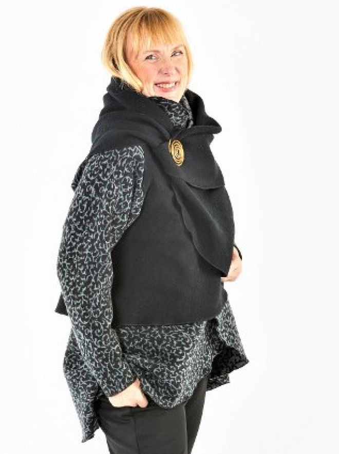 WEndejacke-kurze-Weste-schwarz_teaser